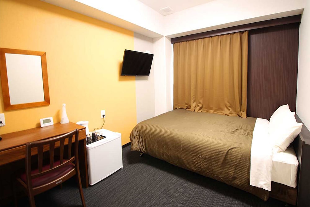 ROOM, DOUBLE BED, SMOKING