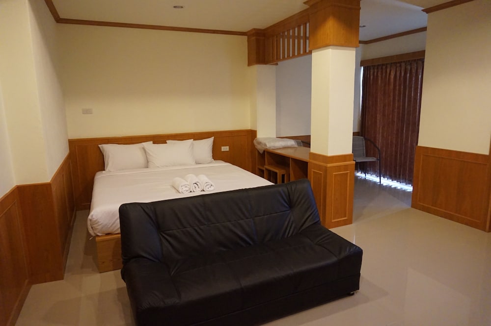 DELUXE, DOUBLE BED
