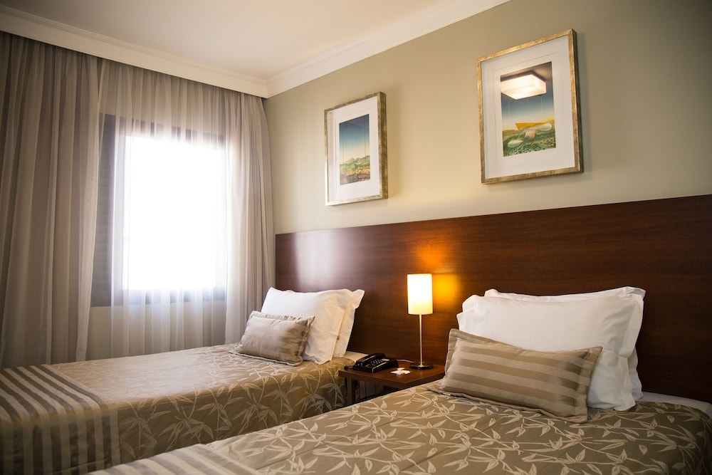 Family, Queen and Twin Beds