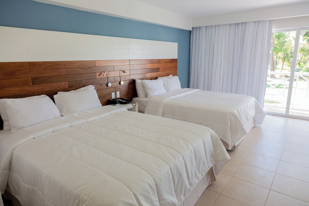 Viva Fortuna Beach by Wyndham A Trademark All Inclusive 24/68