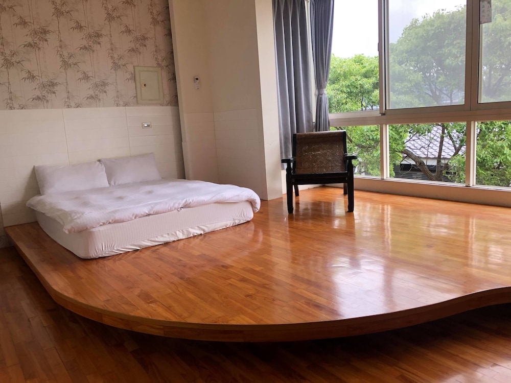 Sanyi Happiness B&B 48/70