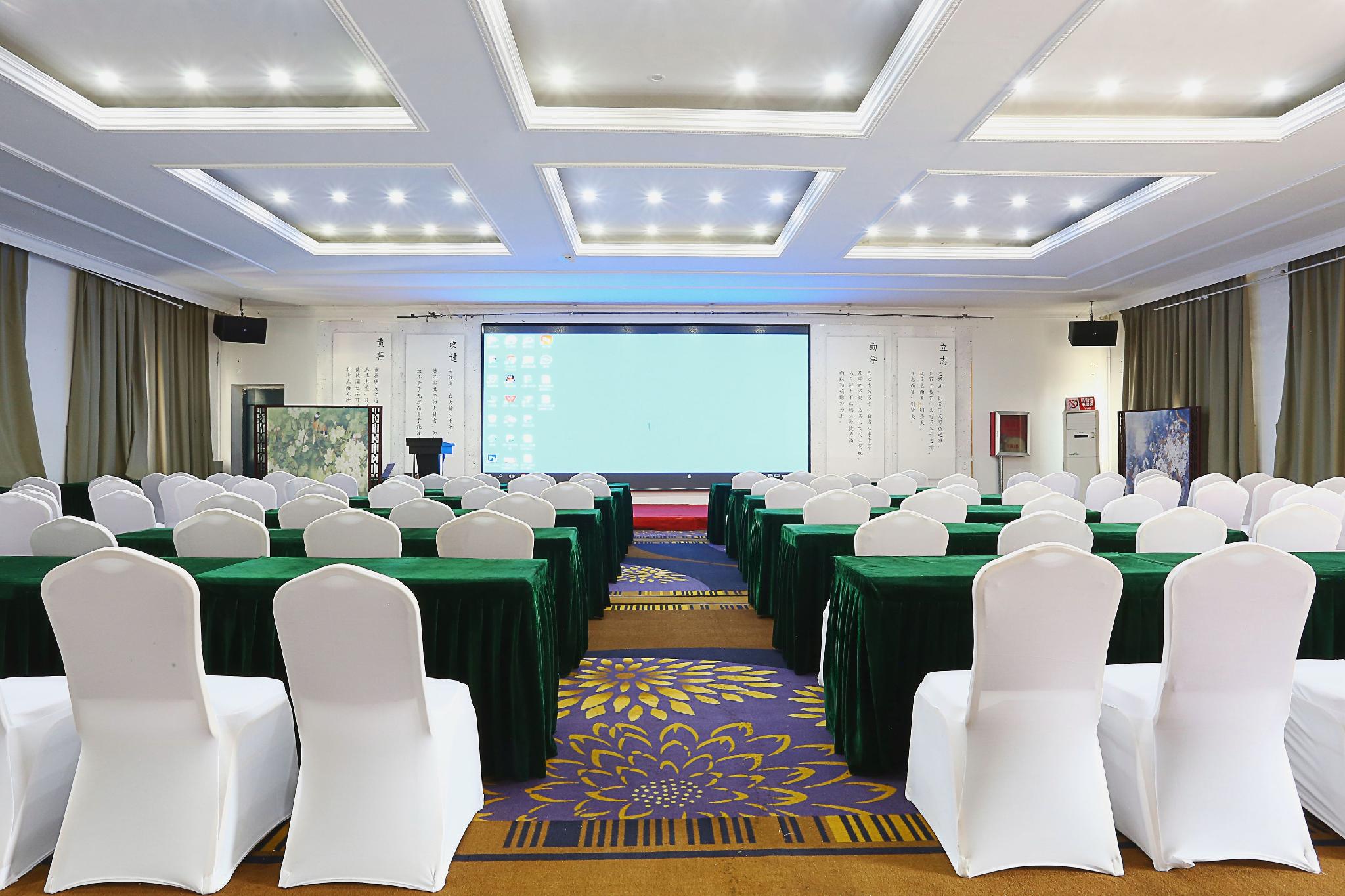 Wuhai Hotel 18/25