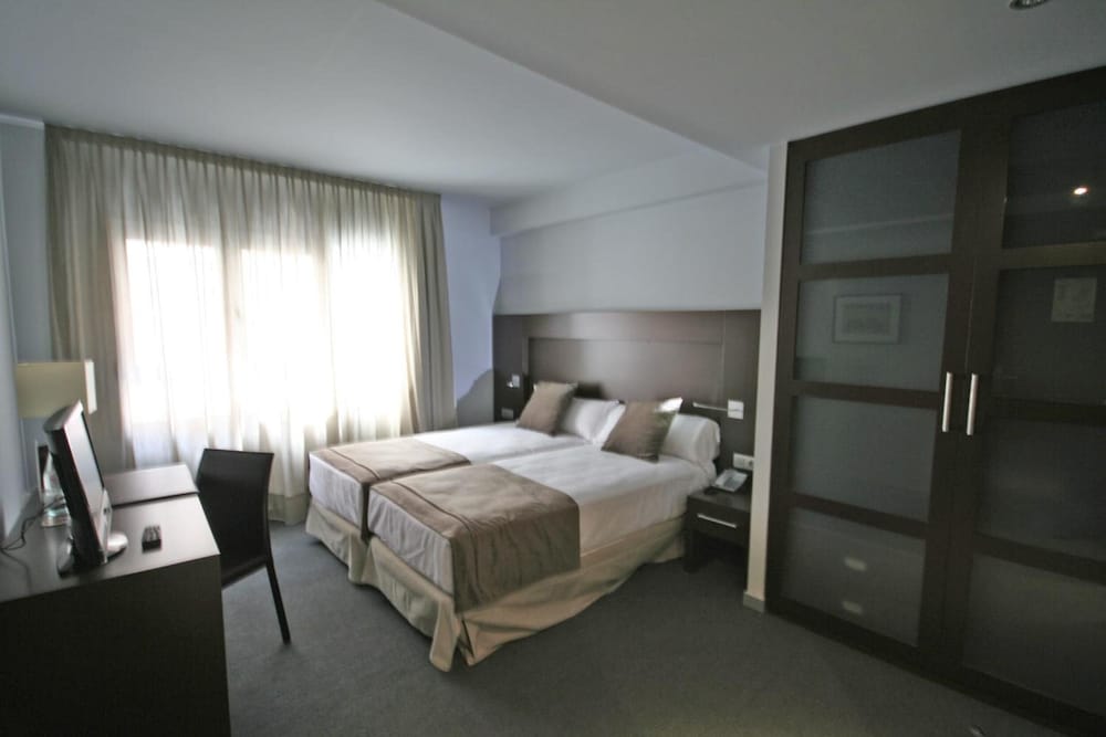 Hotel Madanis Liceo 16/50