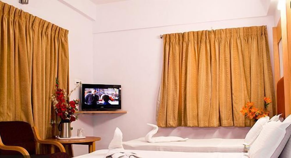 HOTEL RAJADHANE 37/53