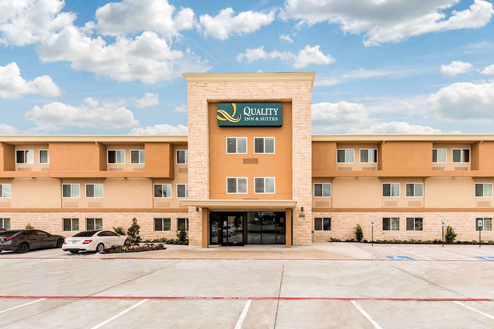 QUALITY INN AND SUITES PLANO EAST RICHARDSON 2/62