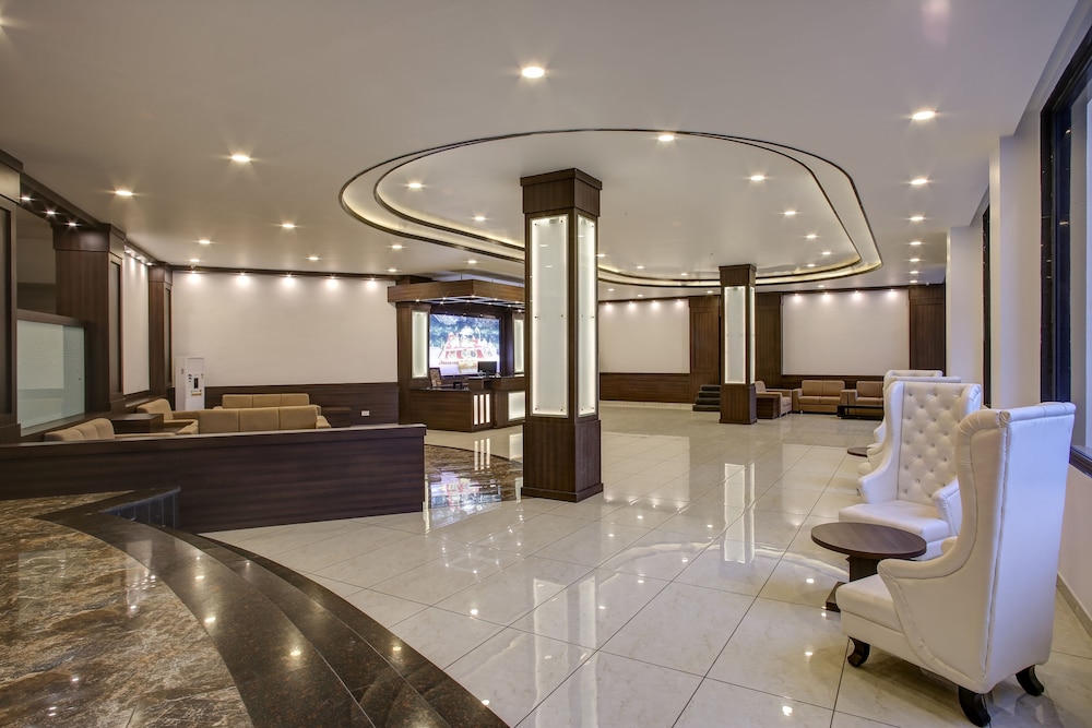 Hotel The Royal Krishna 9/47
