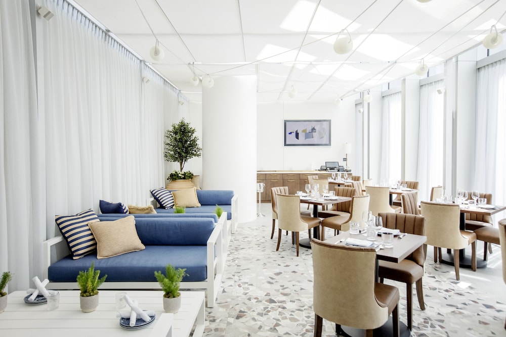 EXchange Hotel Vancouver 44/67