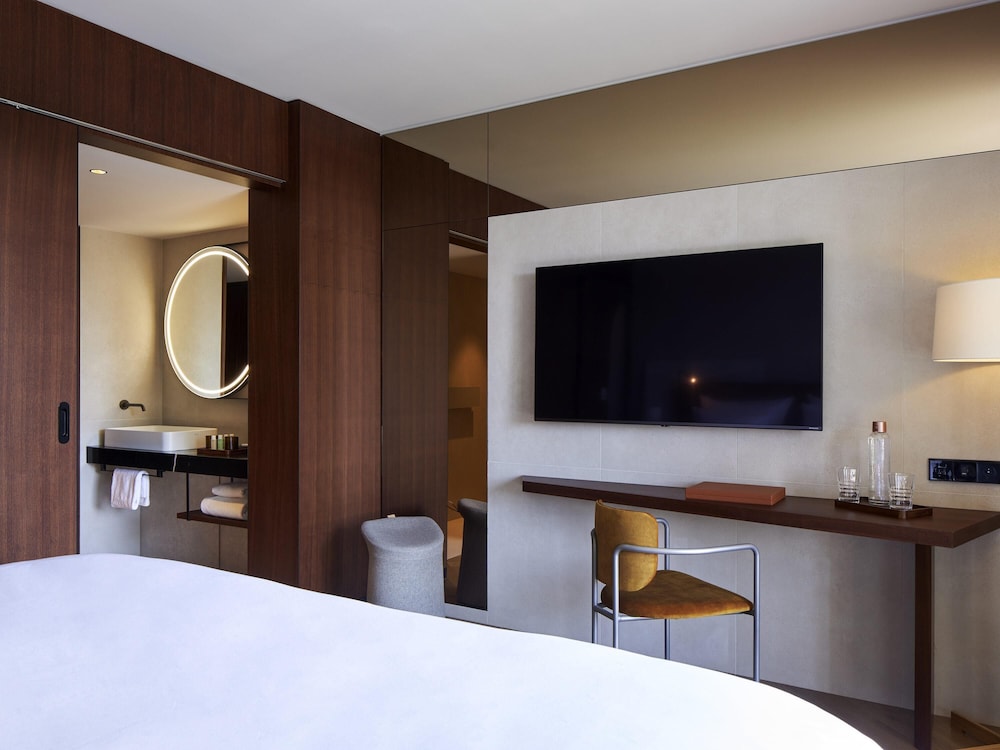 غرفة ديلوكس بسرير كوين بشرفة، L Esquisse Hotel & Spa Colmar - MGallery Collection 10/10