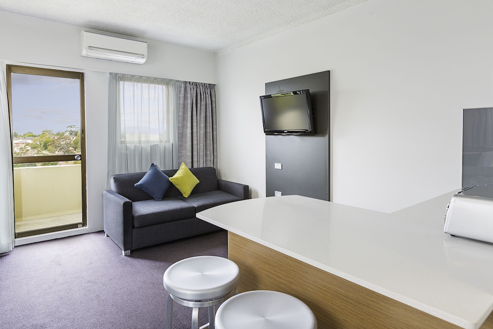 METRO HOTEL MIRANDA 29/33