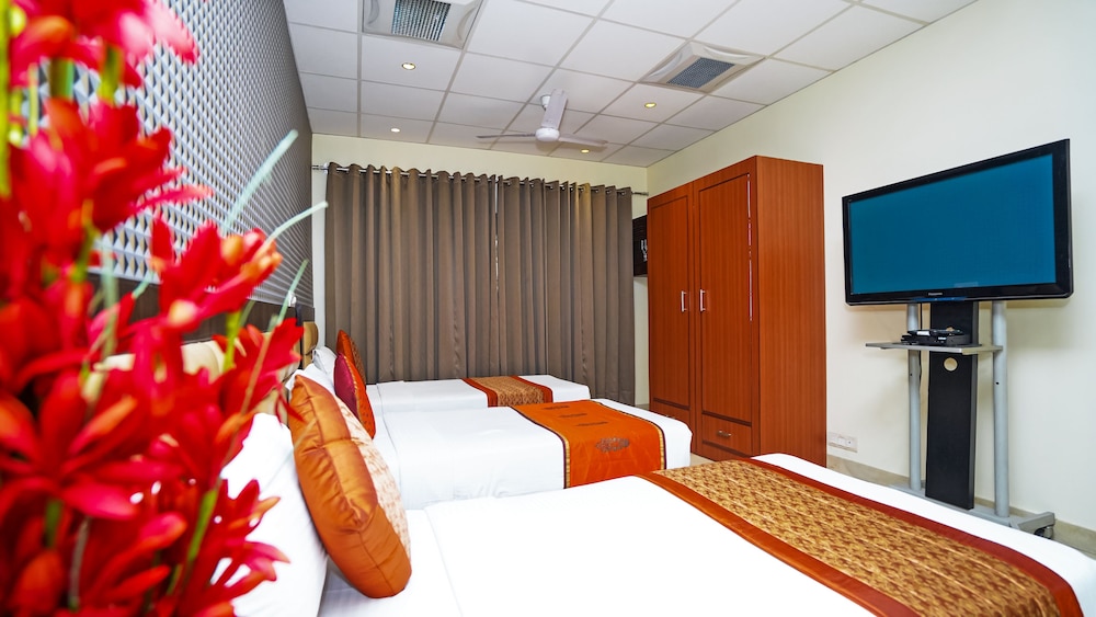 Pooja Palace 7/56