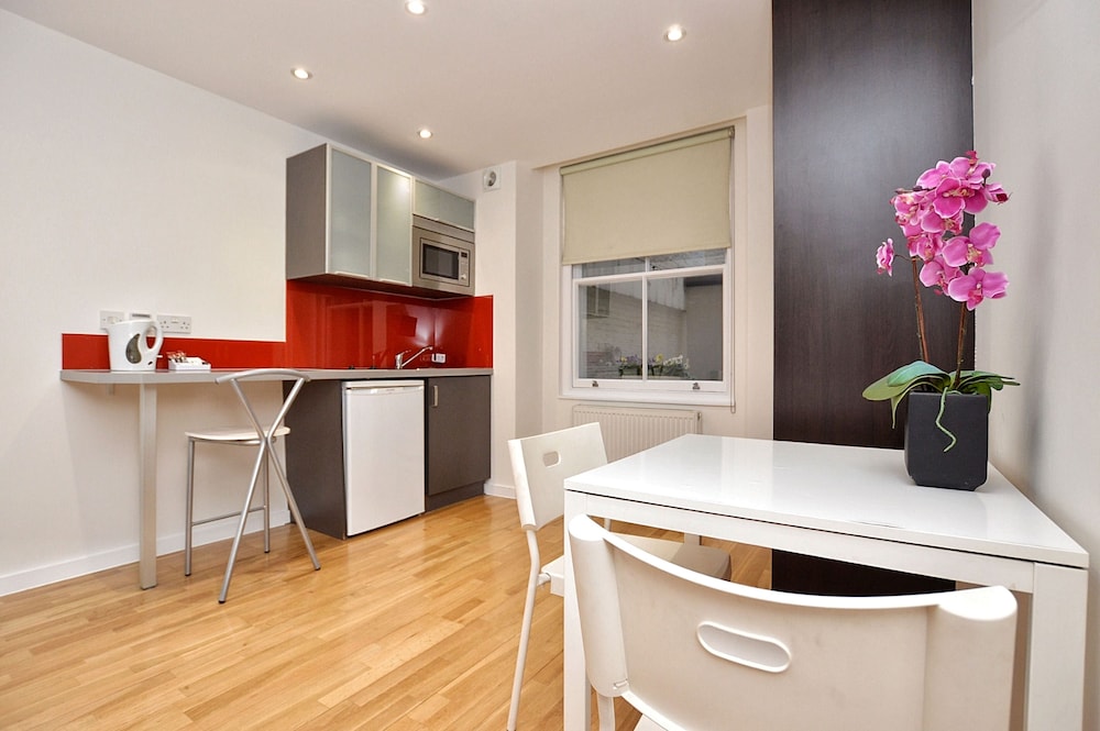 Princes Square Serviced Apartments 34/50