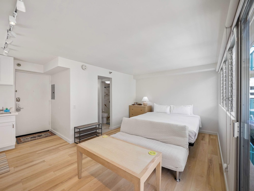 Aloha, Suite, Futon Bed, King Bed, Balcony