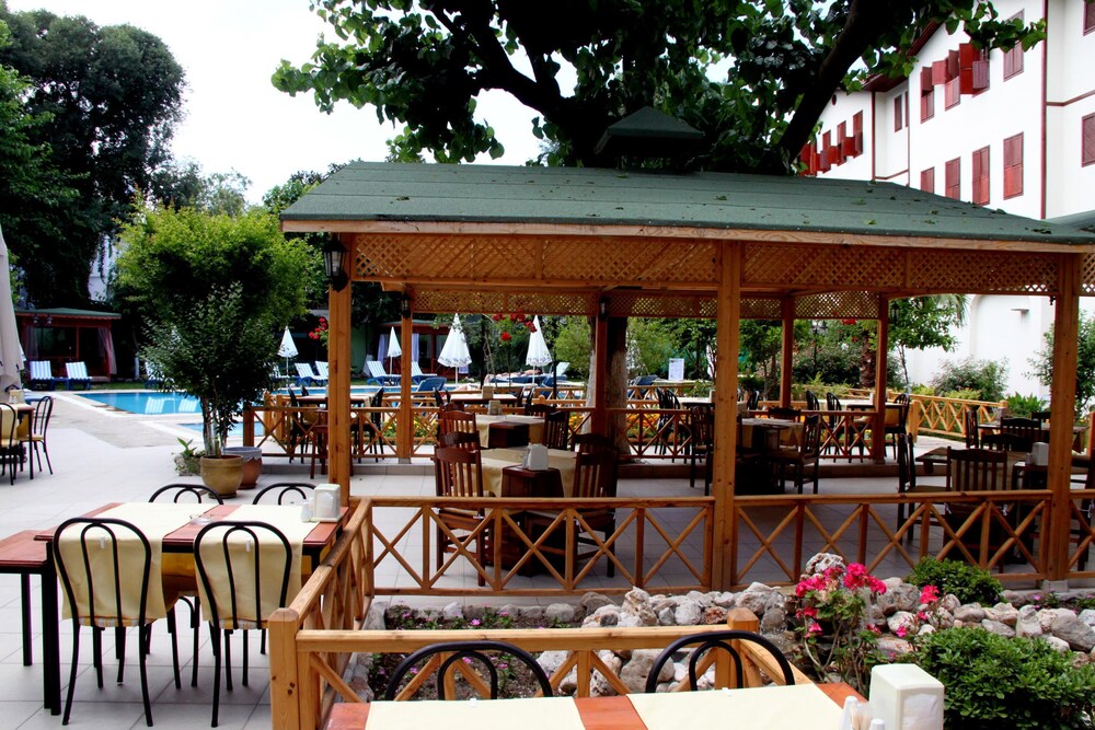 Idyros Hotel 32/50