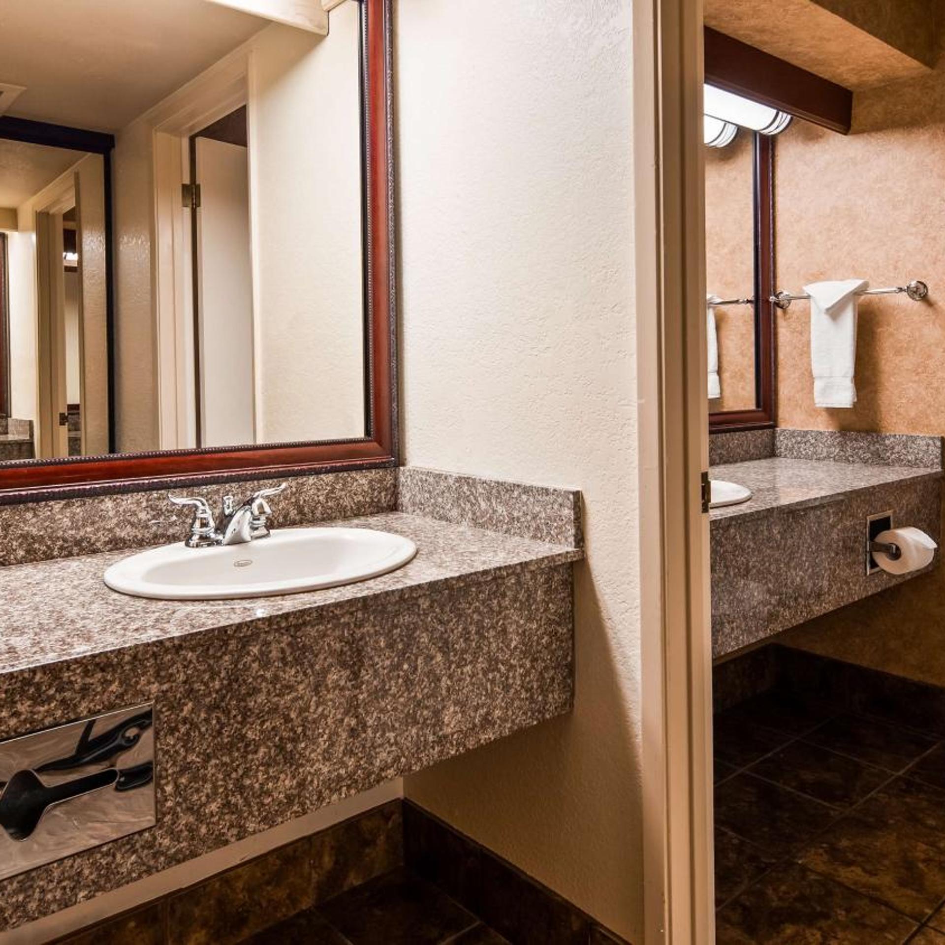 Room, Queen Bed, Best Western Plus Humboldt House Inn 4/5