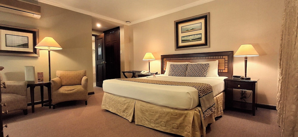 Herald Suites Solana 18/65