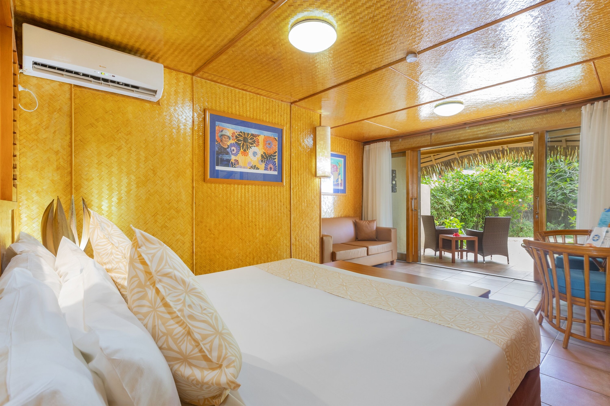 2 BEDROOMS, CONNECTING, SUITE, BEACH SIDE