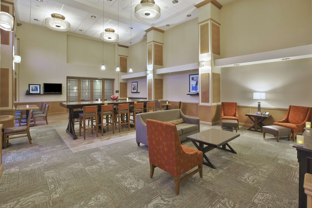 Hampton Inn Suites Plattsburgh 39/47