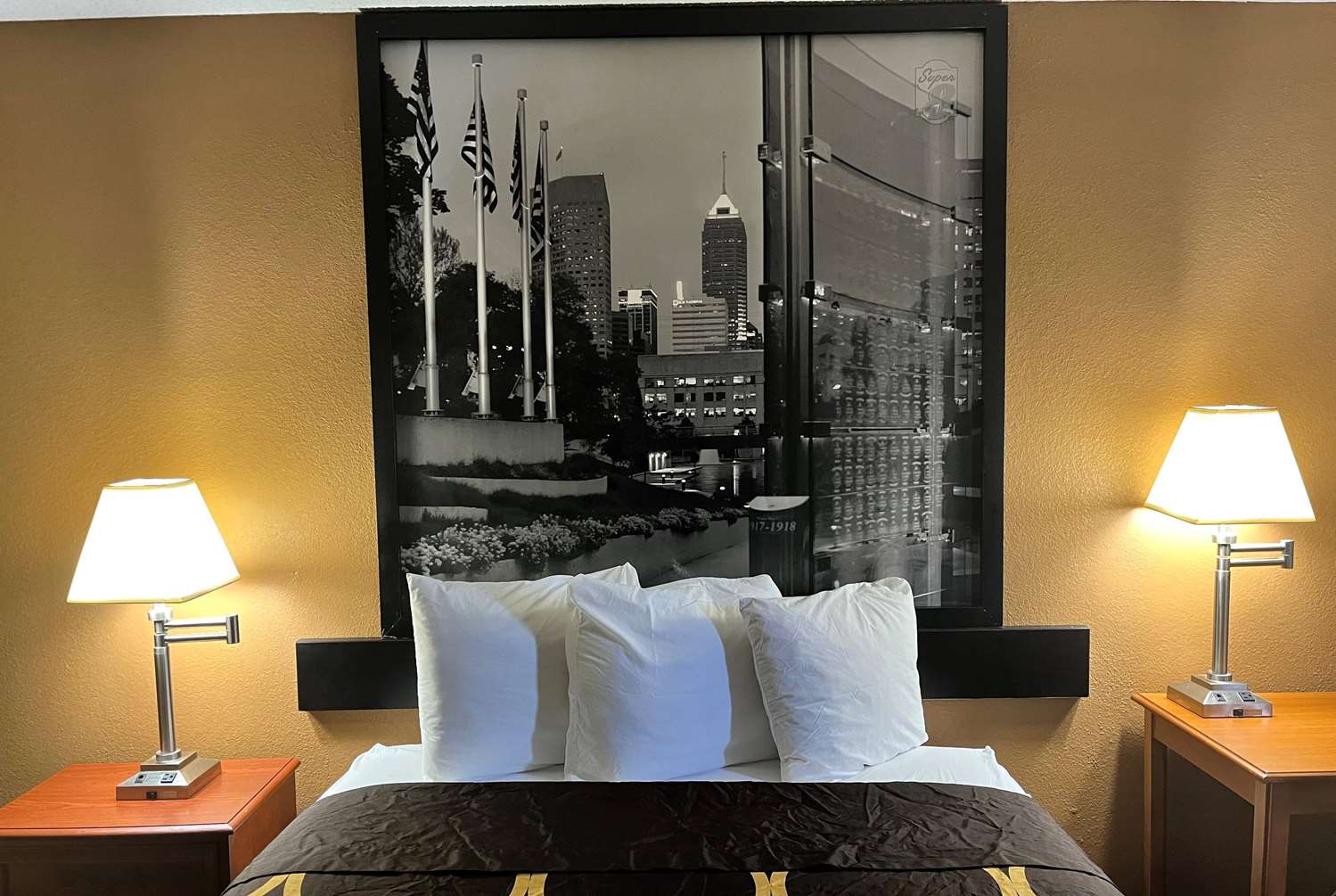 Super 8 By Wyndham Indianapolis/Ne/Castleton Area 4/15