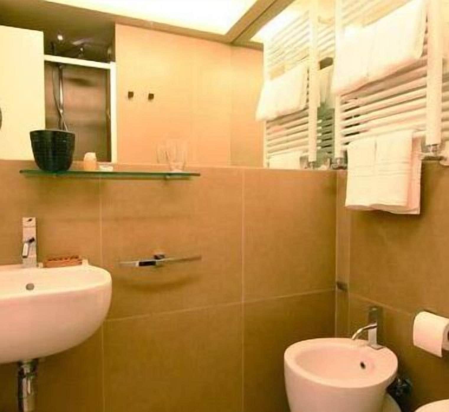 Hotel Valeri 43/50