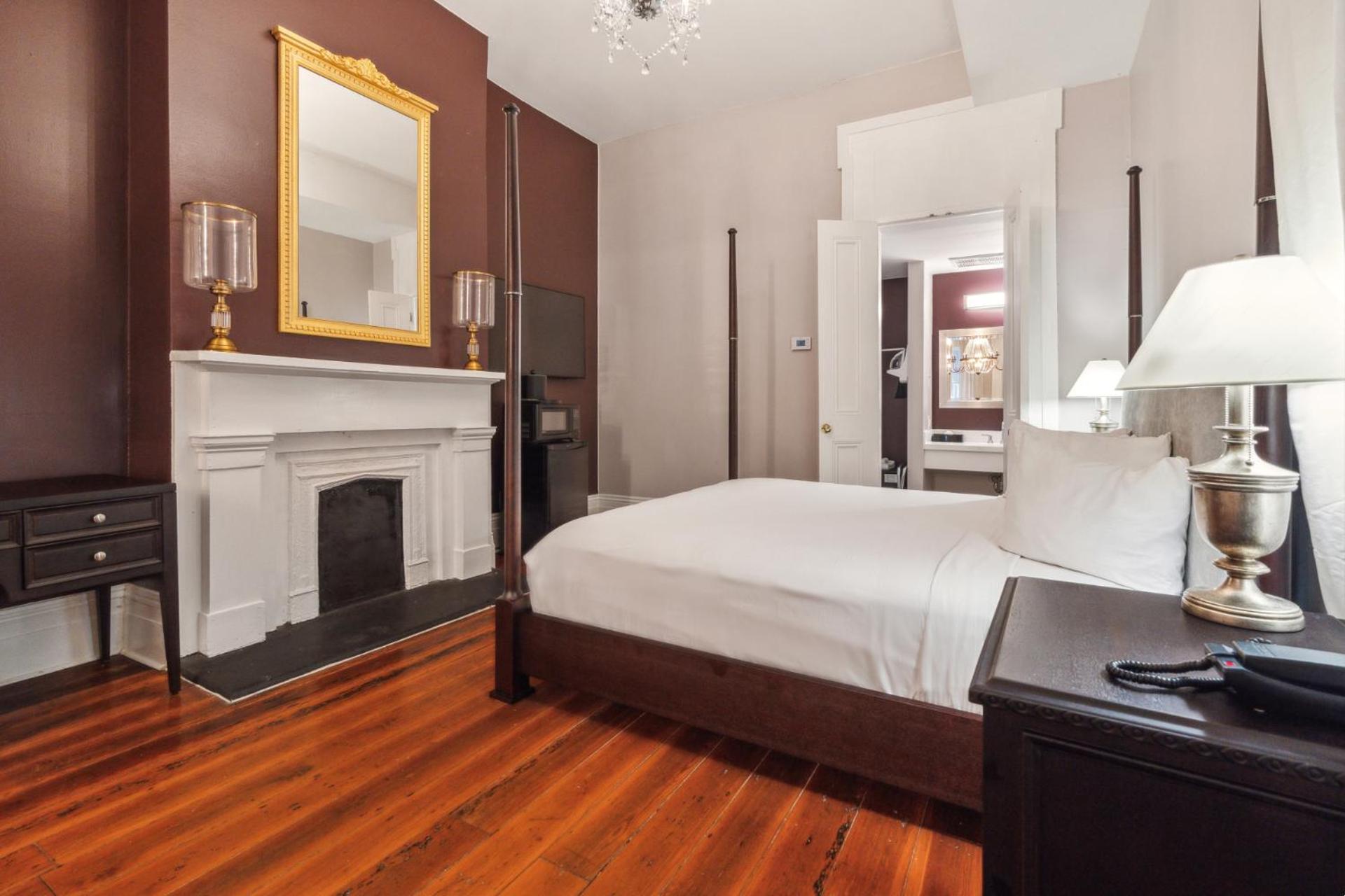 STANDARD, KING BED, ACCESSIBLE