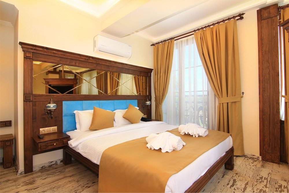 Reis Royal Hotel 41/80