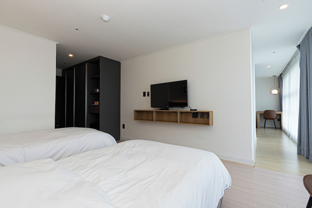 Hotel the Grang Jungmun 23/50