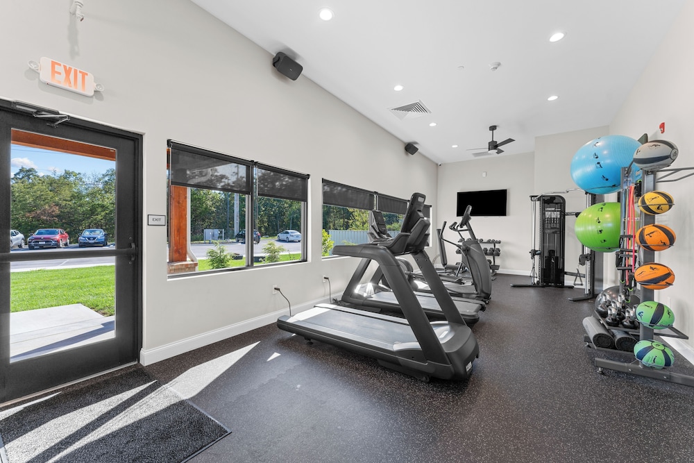 Capital Resorts Grand Crowne Resorts 24/50