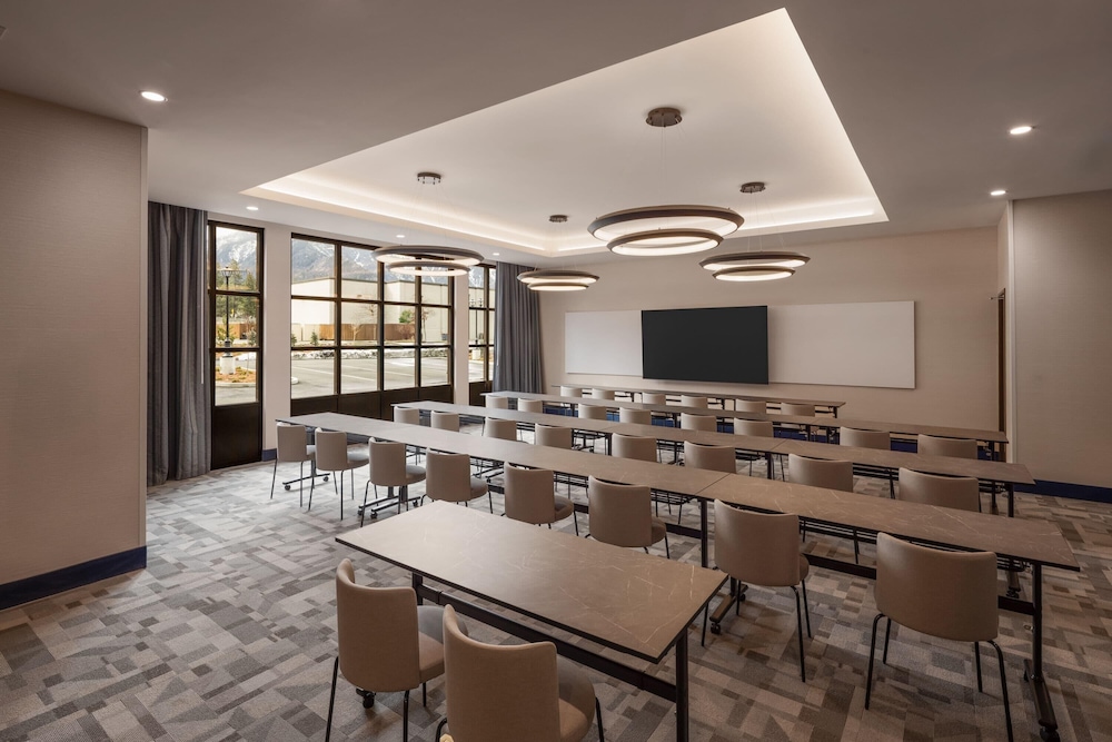 La Quinta Inn and Suites by Wyndham Leavenworth 48/60