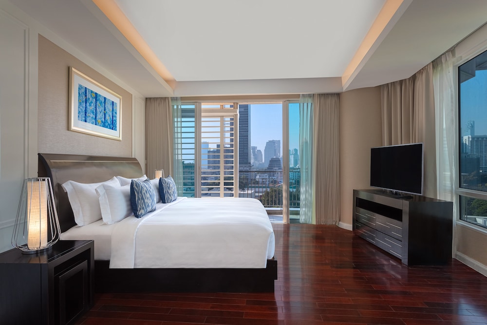 Dusit Suites Hotel Ratchadamri 24/72