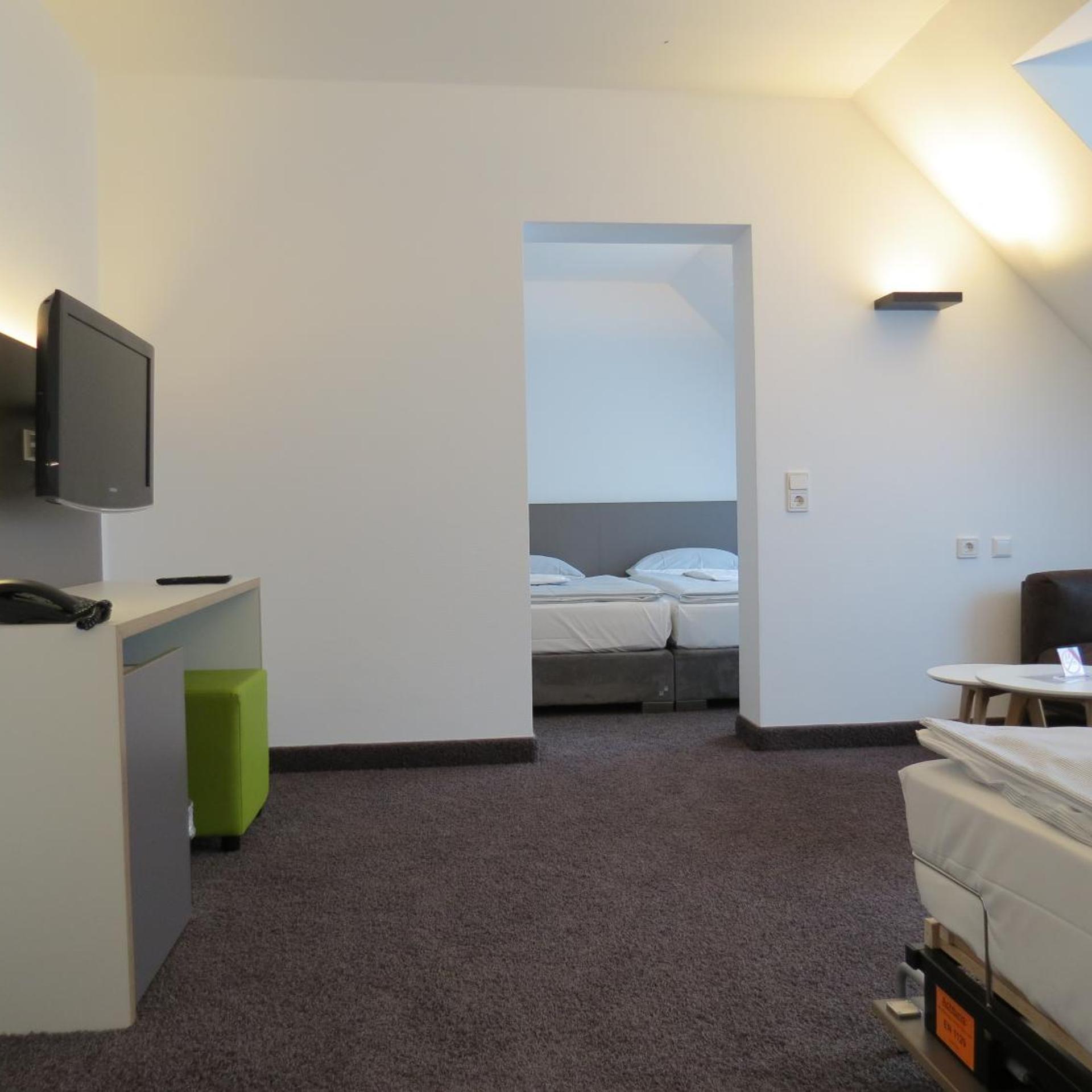 Family Suite, Junior Suite, Comfor Hotel 8/10