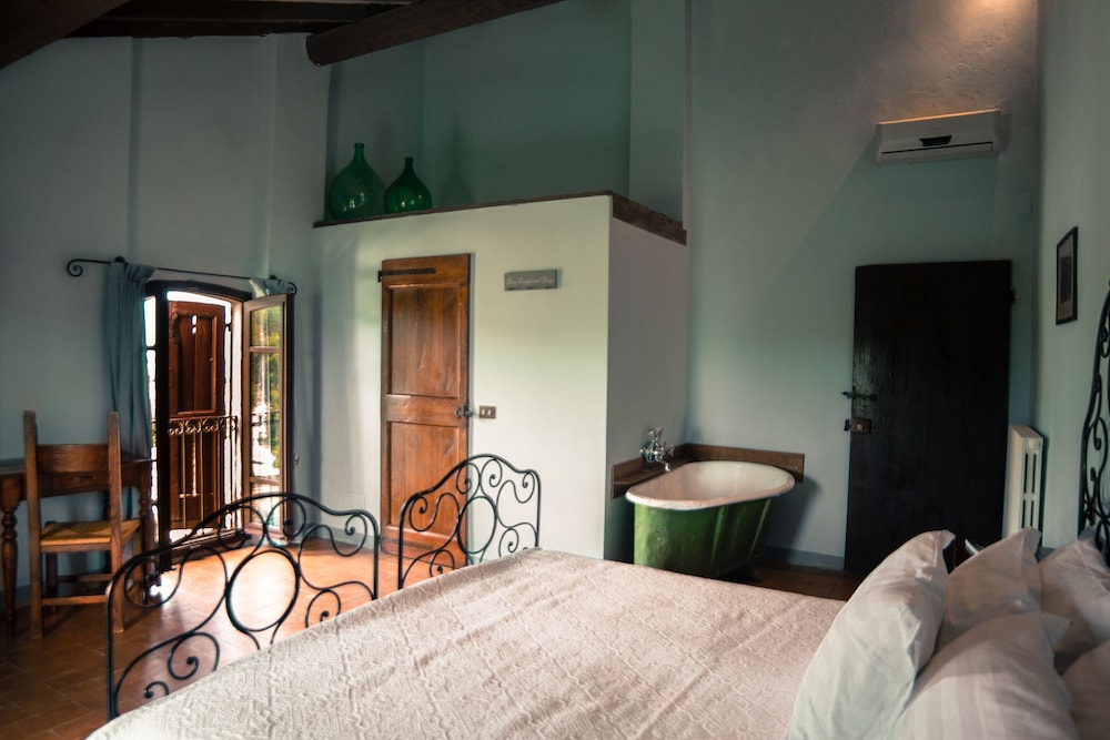 Antico Borgo Di Tabiano Castello 7/36