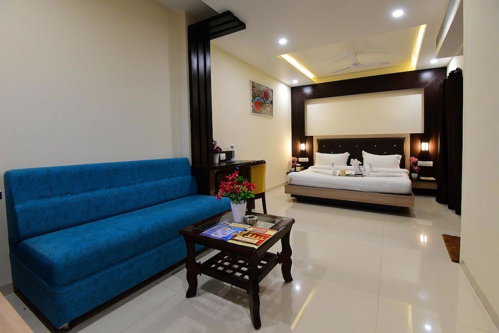 Hotel Dayal Paradise 20/26
