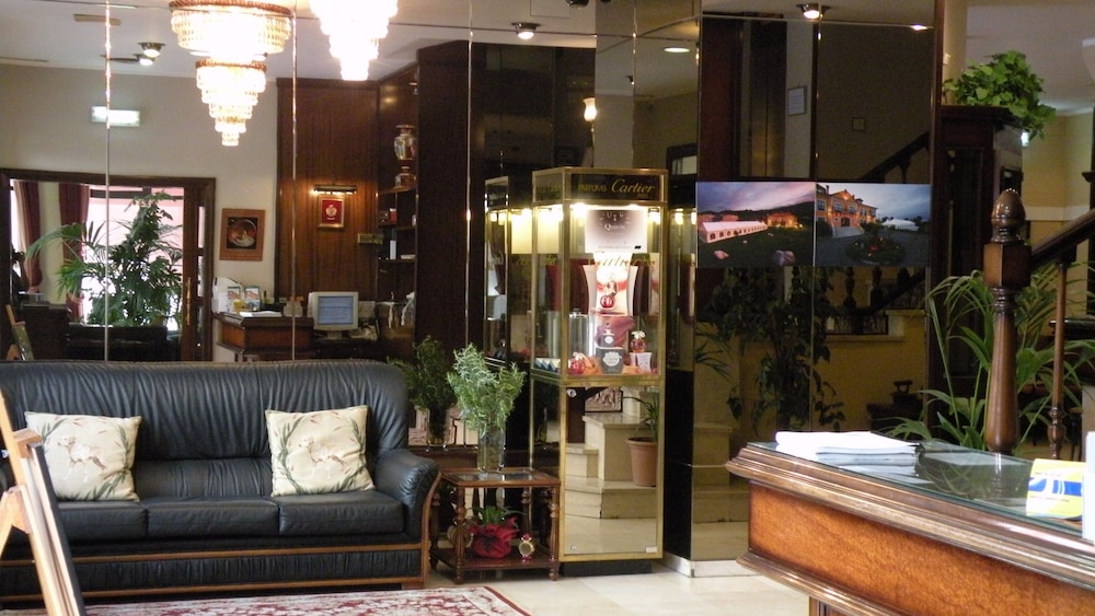 Gran Hotel Paraiso 51/65