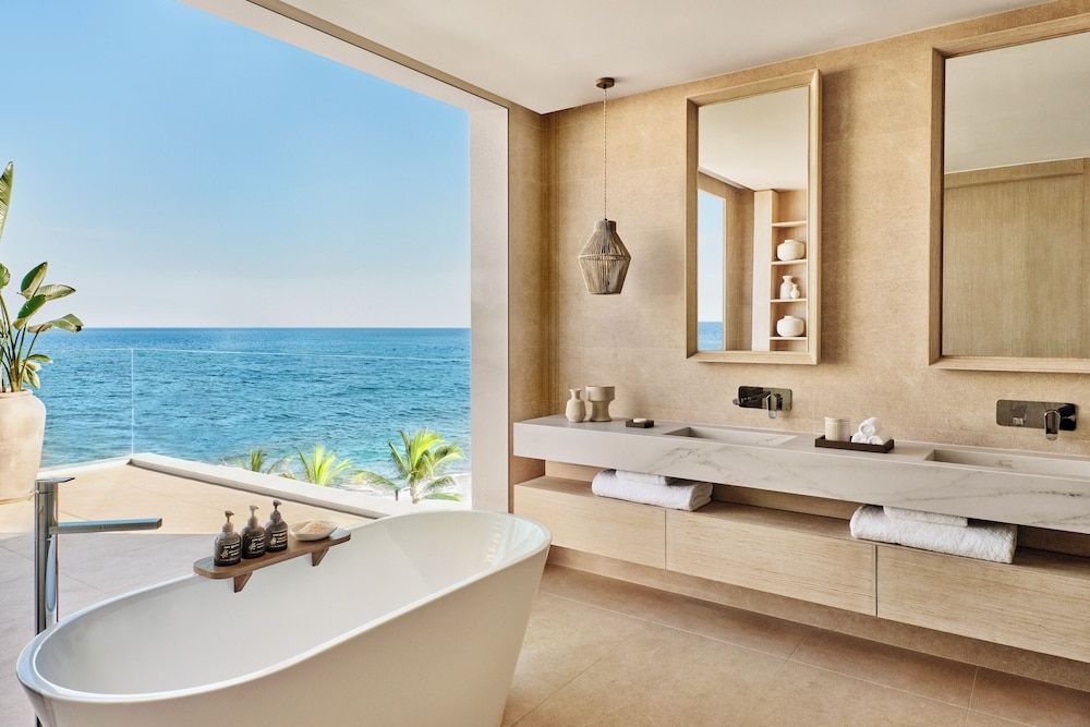 2 Bedrooms, Grand, Deluxe, Penthouse, Suite, 1 Double and 1 Single Bed, Sea Front, Ikos Andalusia 2/3