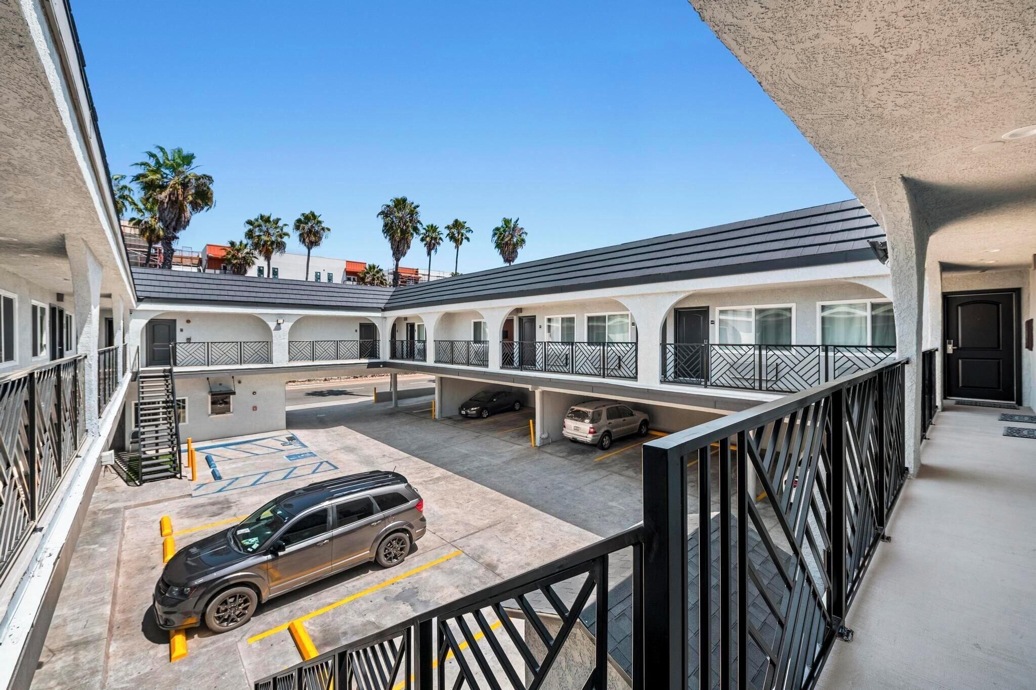 Hyland Motel Long Beach 25/27
