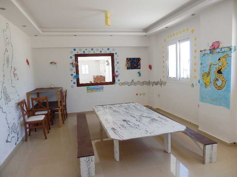Royal Beach Hotel 32/53