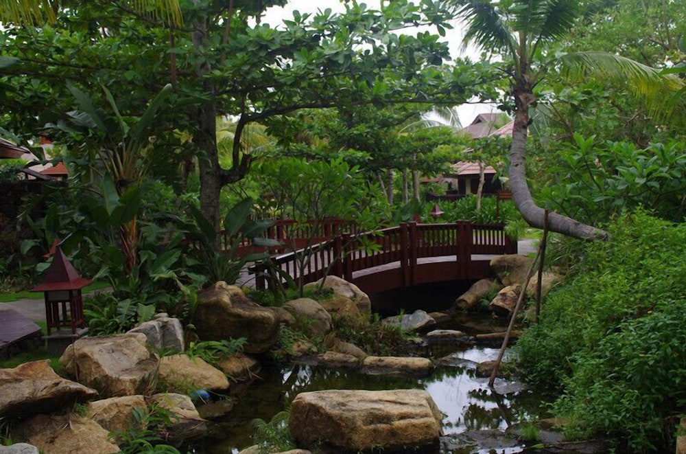 Shixishu Jianguo Yalong Bay Resort Hotel 36/39