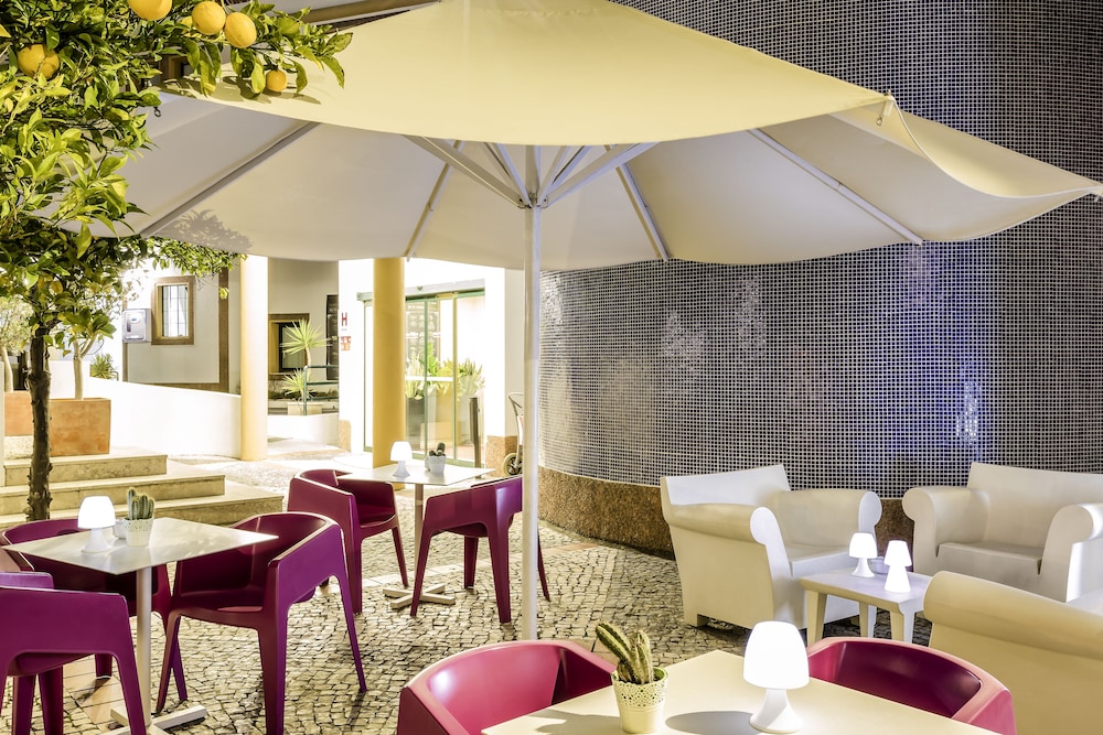 Ibis Evora Hotel 48/64