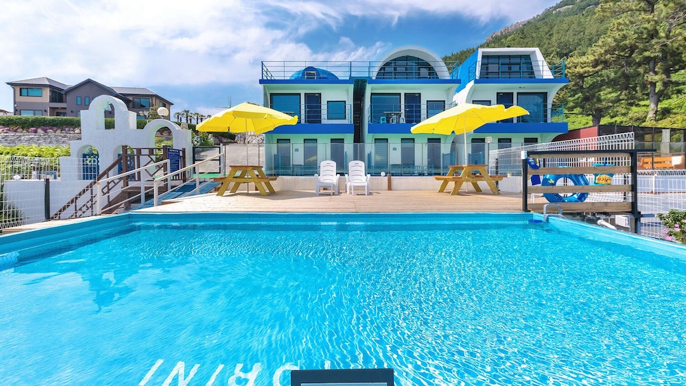 Namhae Santorini N Pension 31/50