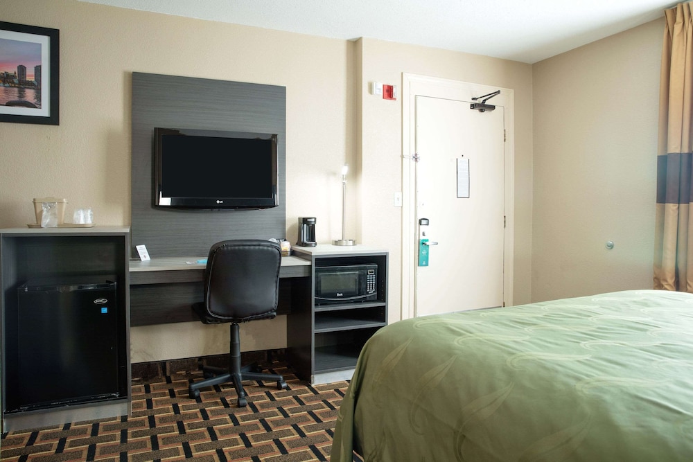 Quality Inn Raynham - Taunton 14/75