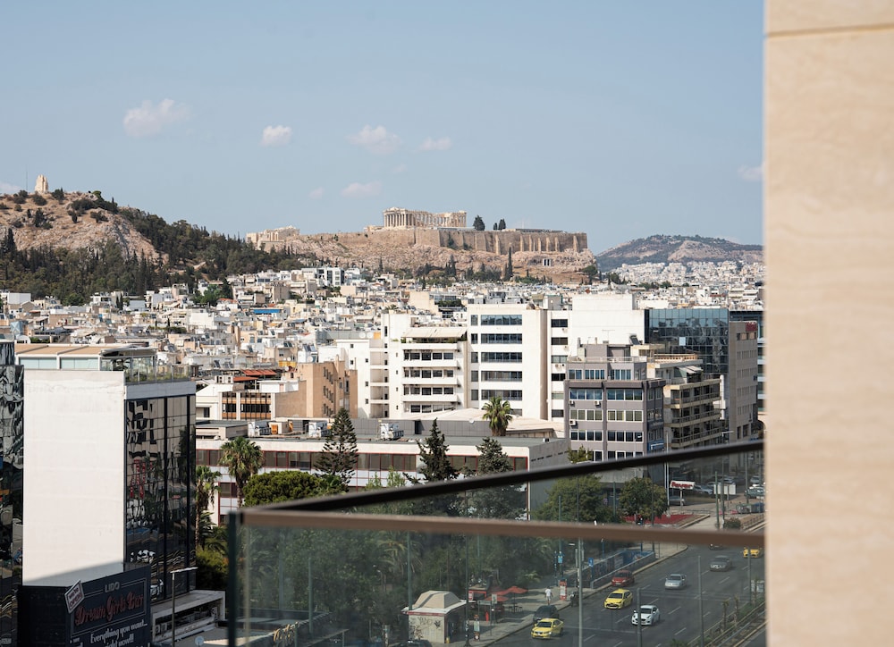 Grand Hyatt Athens 46/50