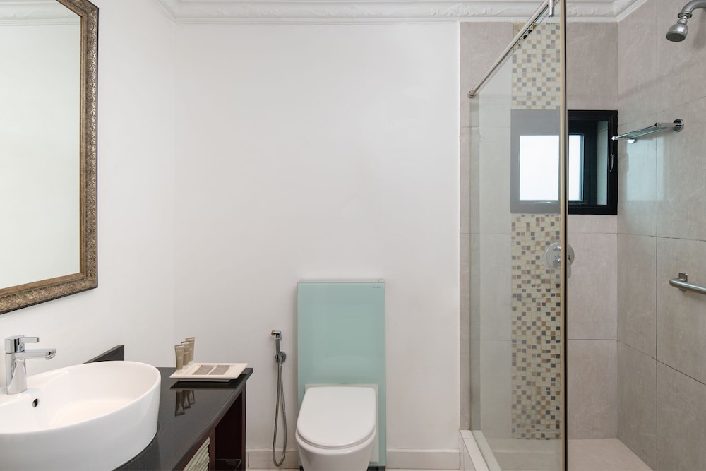 Protea Hotel By Marriott Lagos Kuramo Waters 70/71