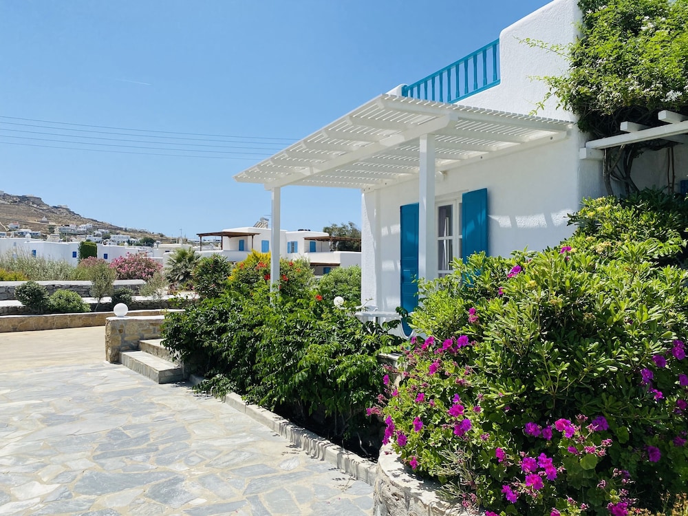 Cyclades Studios 40/49