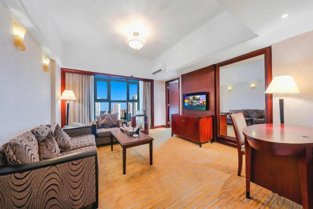 Borrman Hotel Dongguan Changping Avenue 41/59