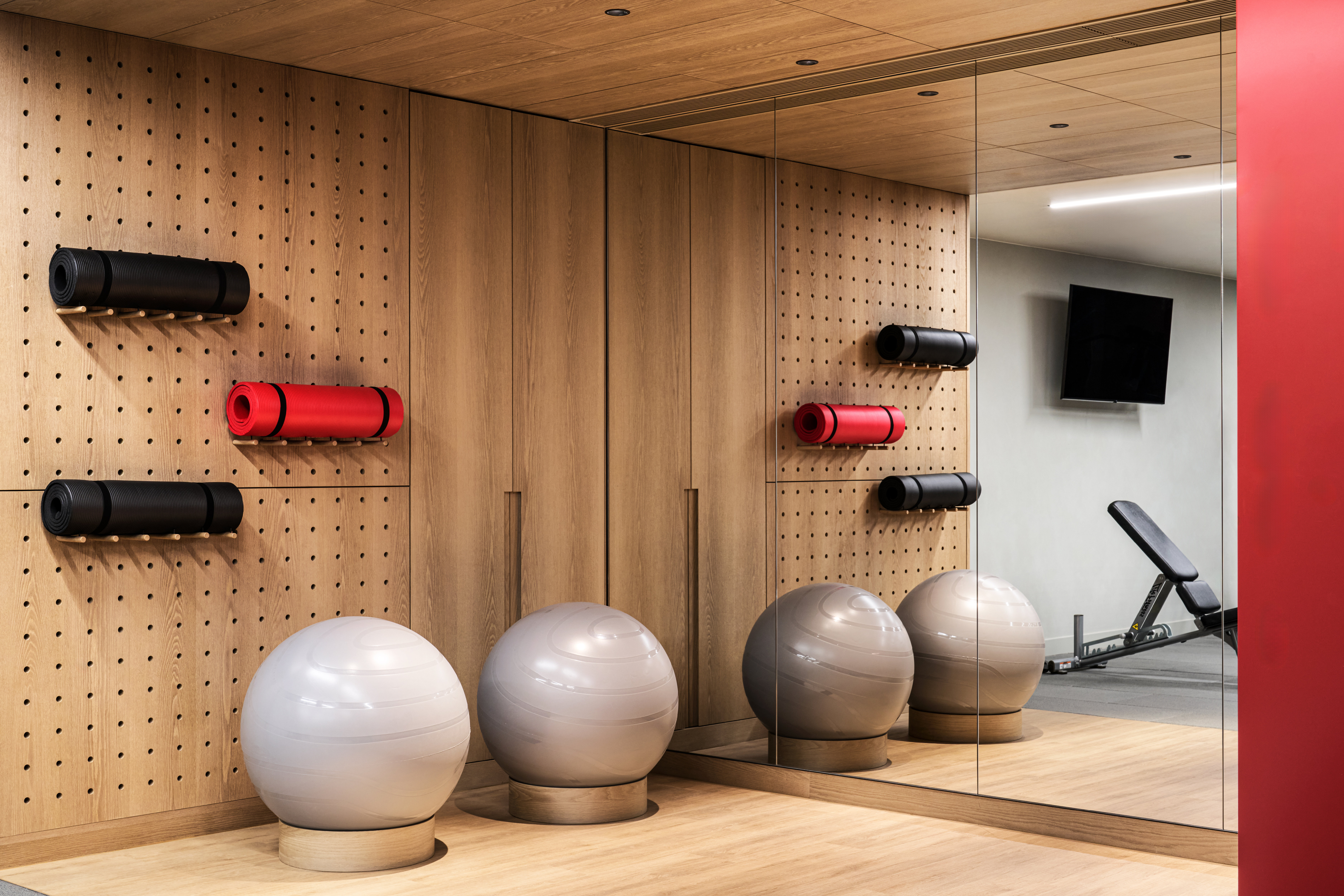 YingnFlo, Wesley Admiralty, Hong Kong by Langham Hospitality Group 20/32