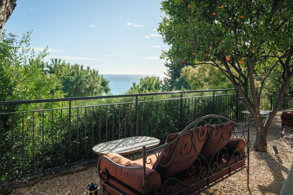 Hotel Le Roquebrune 25/50
