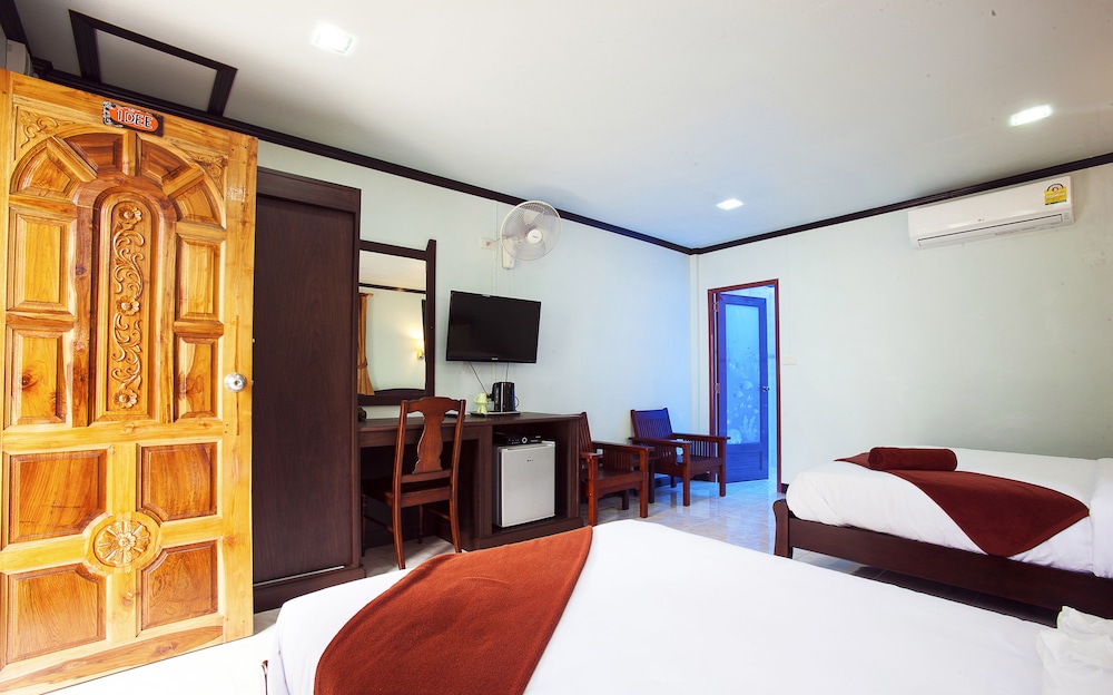 LANTA CORAL BEACH RESORT 9/50