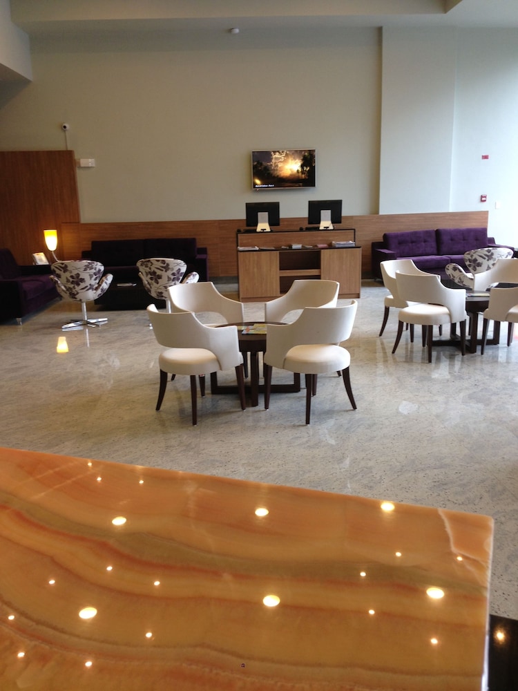 Principe Hotel And Suites 24/26