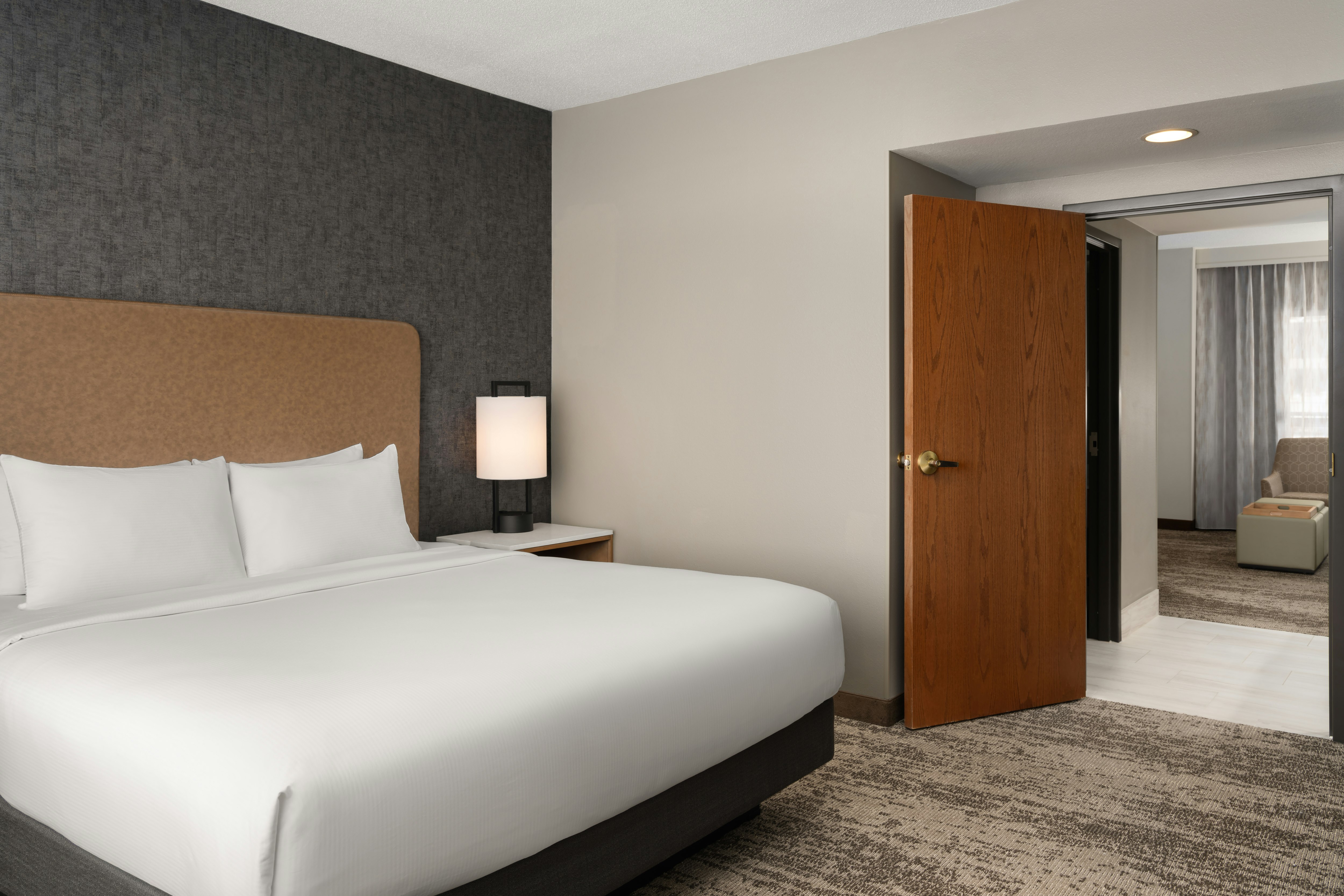 PREMIUM, SUITE, KING BED