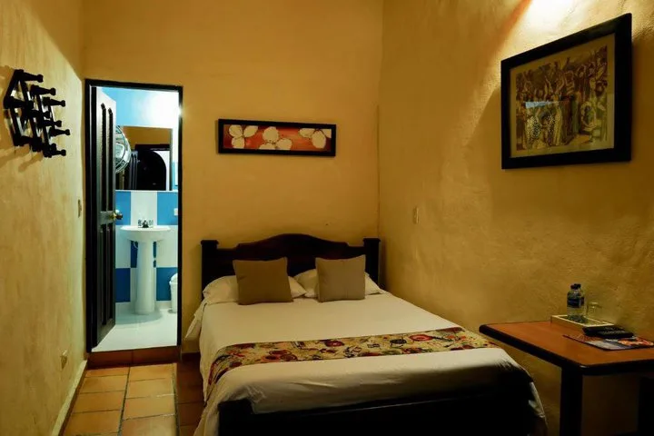 Hotel Bombon 8/23